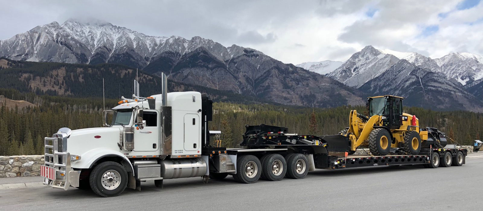 Let Pacesetter Transport Ltd take care of all your logistics issues for oversized equipment.